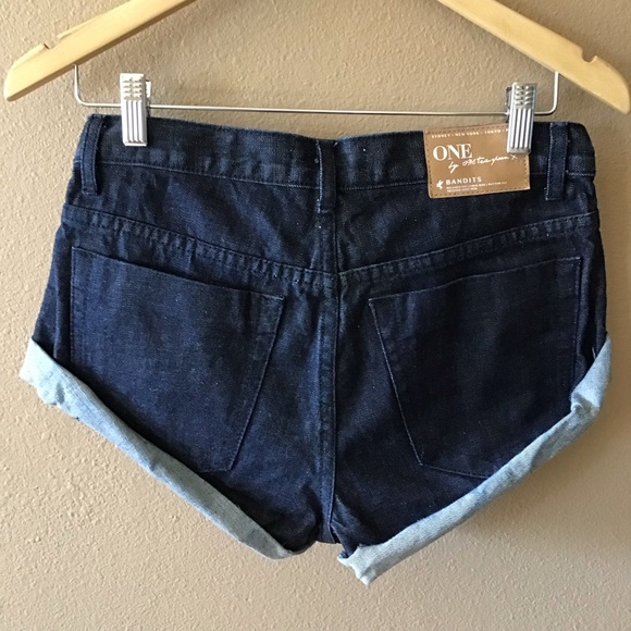 NWOT One Teaspoon Dark Wash Bandits Relaxed, Long Rise Twisted Cuff Shorts (24) - Picture 2 of 10